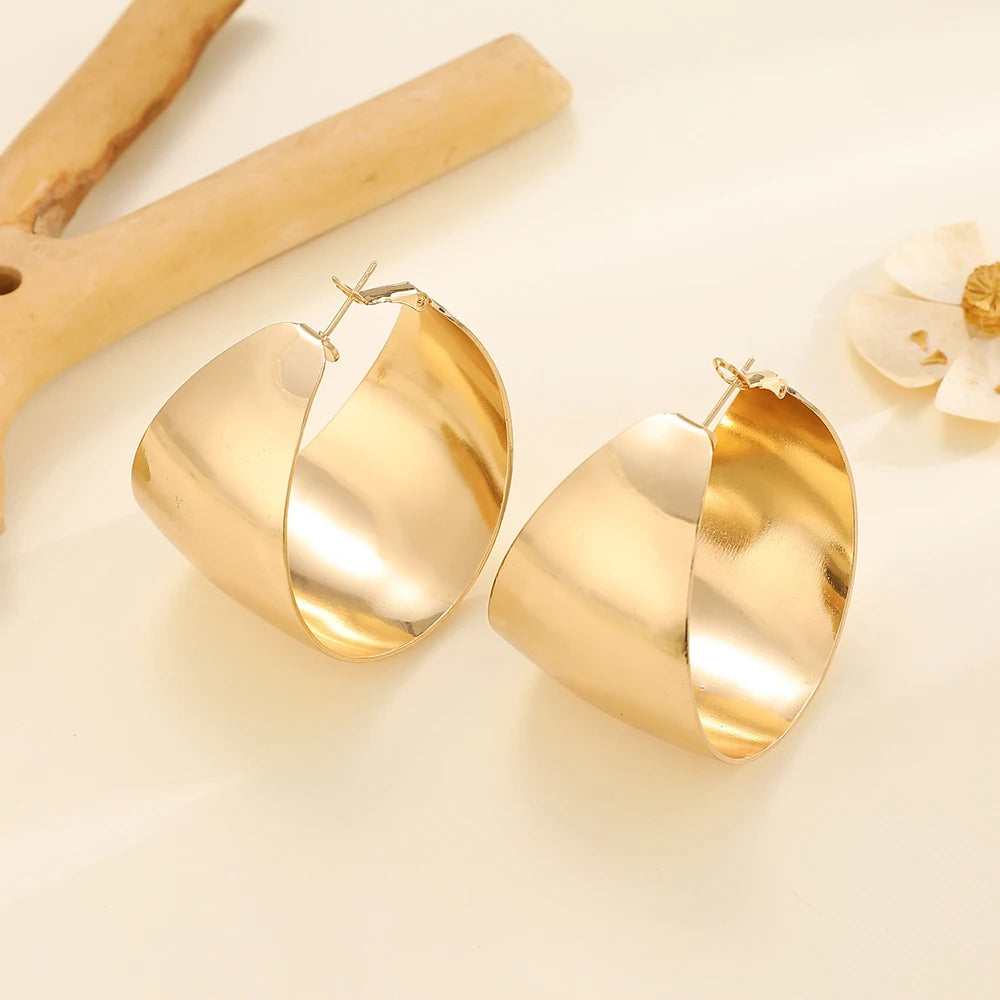 FTCY Retro C-shaped Hoop Earrings for Women Exaggerate Geometric Gold Color Punk Smooth Earrings Women's Party Jewelry